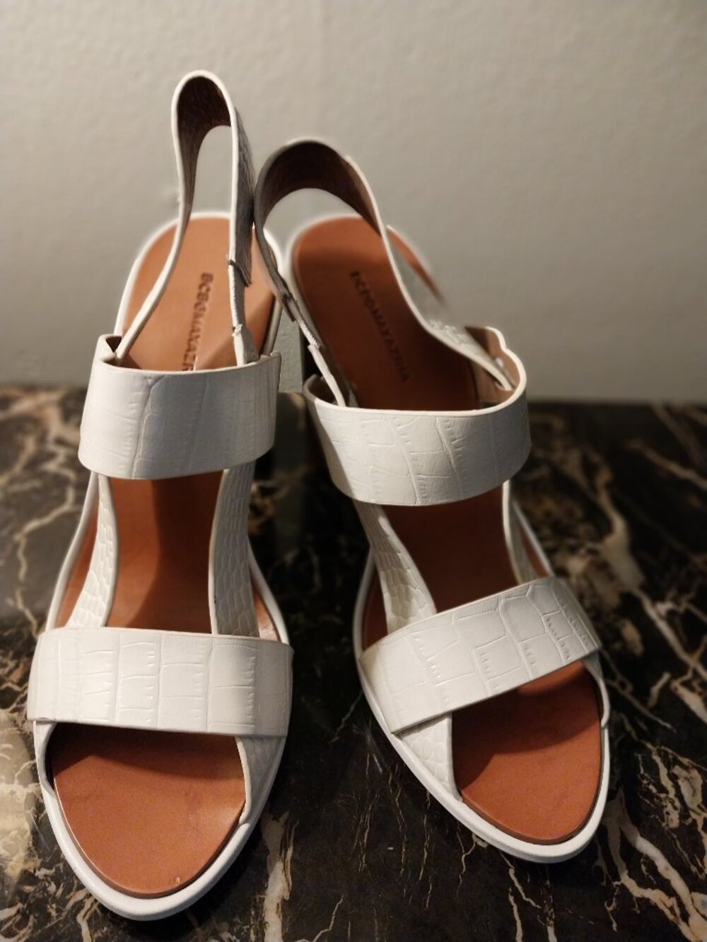 BCBG MAXAZRIA Sandal Round Funky Shaped Heels